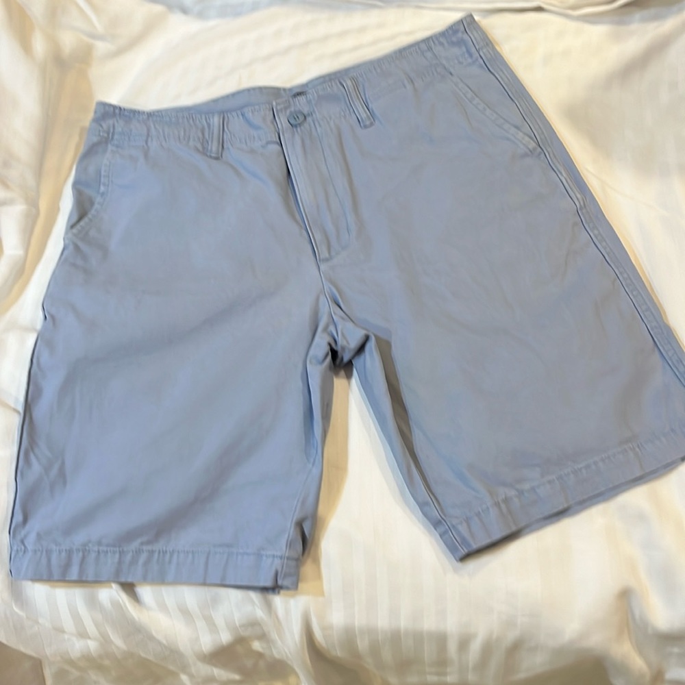 Men’s Old Navy cotton twill shorts